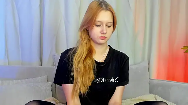 Charil Wilson online show from November 2025 04:45:02 AM