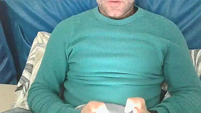 Evasionee online show from December 2025 08:26:01 PM