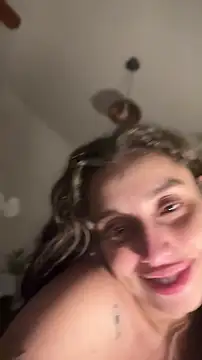 gigi333regi online show from April 2026 06:18:01 AM