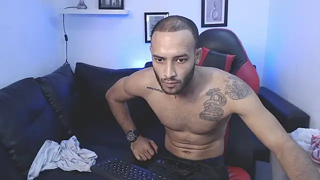 Giselle Max online show from November 2025 01:34:02 PM