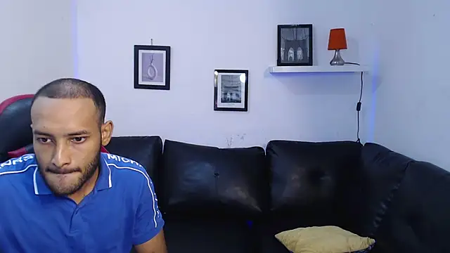 Giselle Max online show from November 2025 01:44:02 PM