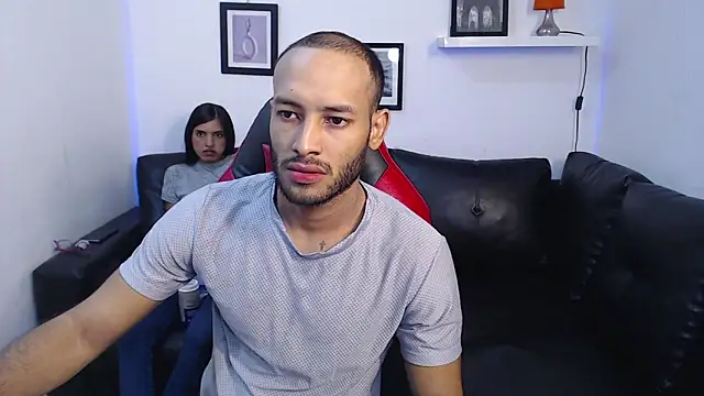 Giselle Max online show from November 2025 01:33:01 PM