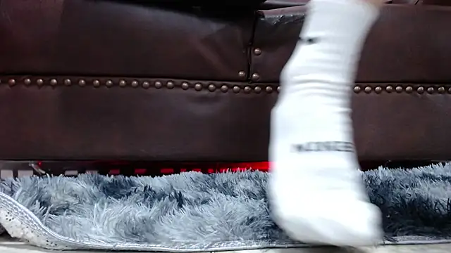 Leiladom online show from November 2025 12:05:02 PM