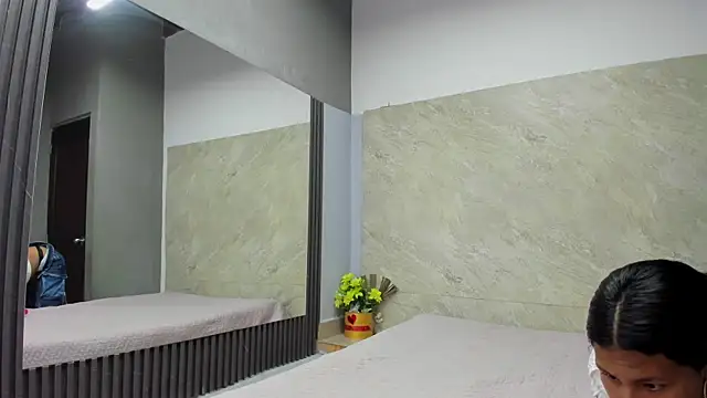 Sarahh-19 online show from November 2025 11:54:01 AM