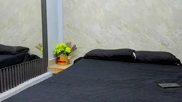 Sarahh-19 online show from November 2025 11:53:01 AM