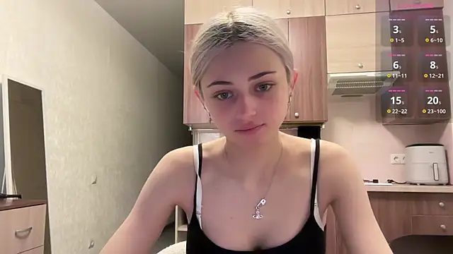 Snapshot of AidaGloshen chatting on July 2026 03:14:01 PM AidaGloshen online show from July 2026 03:14:01 PM