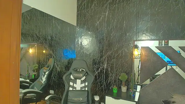 Snapshot of LaurenHazel chatting on October 2025 11:55:02 AM LaurenHazel online show from October 2025 11:55:02 AM