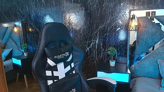 Snapshot of LaurenHazel chatting on November 2025 12:31:02 AM LaurenHazel online show from November 2025 12:31:02 AM