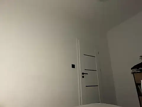 BrunoTwinkXXL online show from January 2026 03:28:01 PM