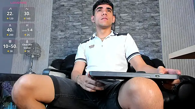 zack joness18 online show from January 2026 04:50:02 AM