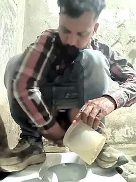 Hot-boss15 online show from April 2026 06:25:01 AM