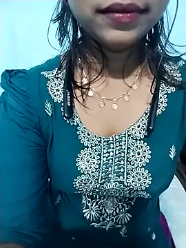 Snapshot of cute_mahi07 chatting on November 2025 11:04:02 PM cute mahi07 online show from November 2025 11:04:02 PM