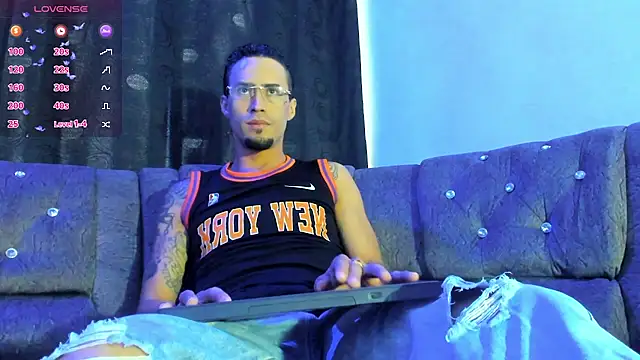 Snapshot of harold_777 chatting on November 2025 10:42:02 PM harold 777 online show from November 2025 10:42:02 PM