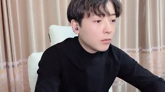 xiaoxiao1025 online show from October 2025 12:44:02 PM