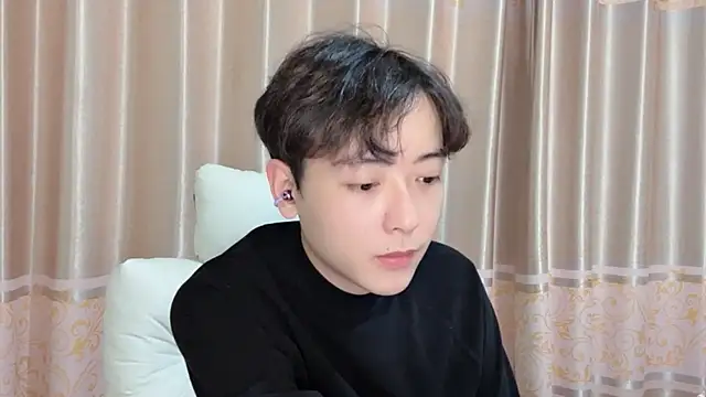 xiaoxiao1025 online show from November 2025 12:38:02 PM