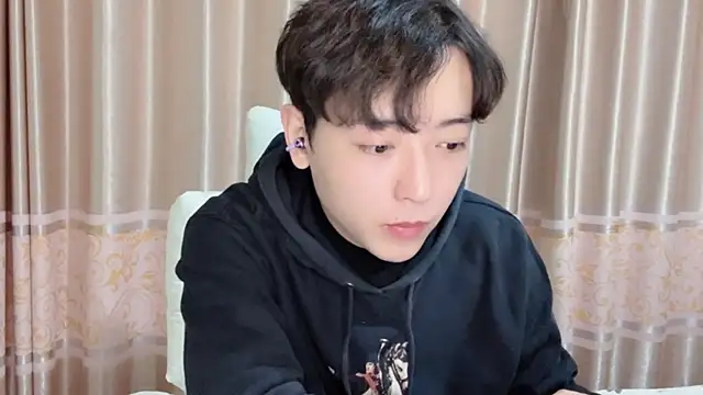 xiaoxiao1025 online show from November 2025 11:55:02 AM