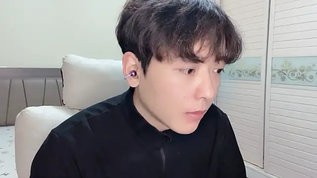 xiaoxiao1025 online show from November 2025 12:38:02 PM