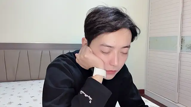 xiaoxiao1025 online show from December 2025 01:49:01 PM