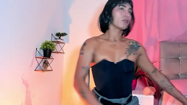 nahomi28  online show from October 2025 03:13:01 PM