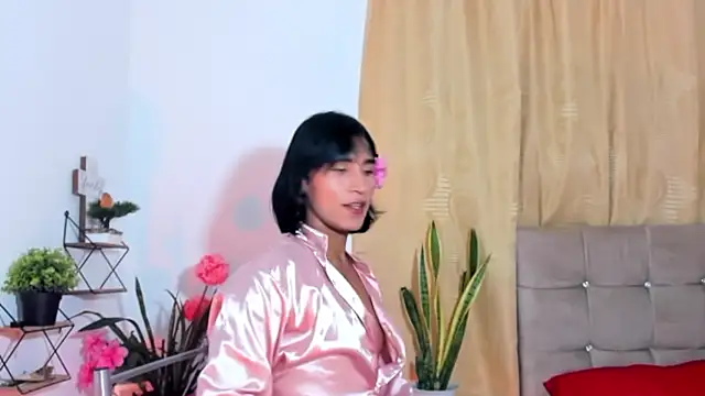 nahomi28  online show from November 2025 05:35:01 PM