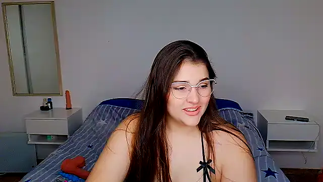 Snapshot of angietubebe chatting on July 2026 02:37:02 AM angietubebe online show from July 2026 02:37:02 AM