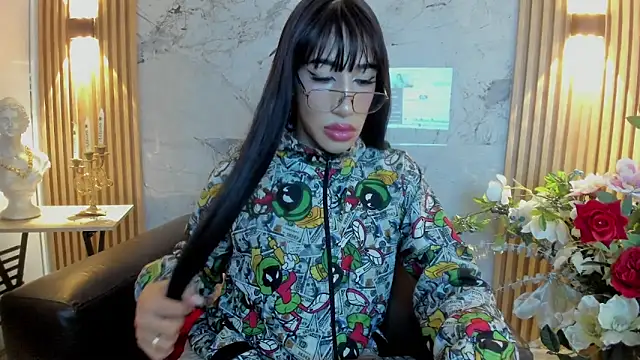 Nayla Monroee online show from October 2025 01:57:02 PM