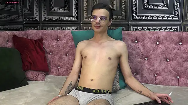 AidenStorm online show from November 2025 05:55:02 PM