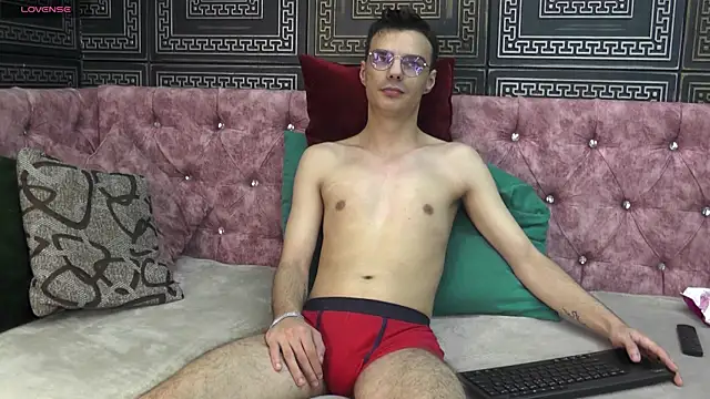 AidenStorm online show from November 2025 05:56:01 PM