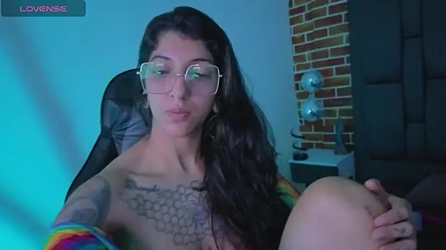 ghostwomaan online show from November 2025 12:18:01 PM