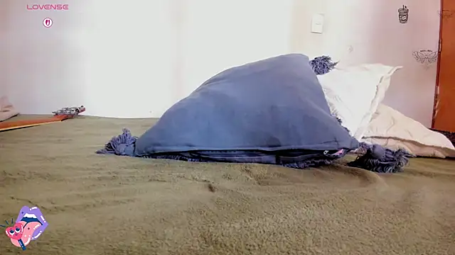Snapshot of ghostwomaan chatting on May 2026 01:29:02 PM ghostwomaan online show from May 2026 01:29:02 PM