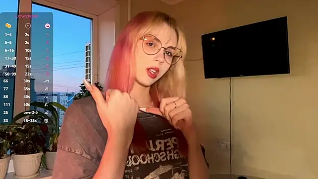 LatanyaRein online show from November 2025 01:23:01 PM