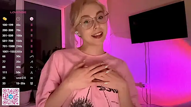 LatanyaRein online show from November 2025 01:55:01 PM