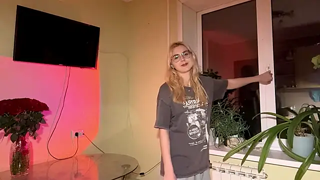 LatanyaRein online show from November 2025 06:45:02 PM