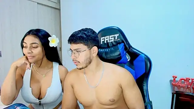 sophia and alex online show from December 2025 12:39:02 AM