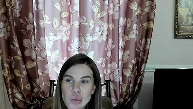 LinaBey online show from February 2026 12:34:01 PM