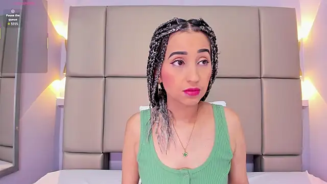 violett rabbit  online show from November 2025 12:26:01 PM