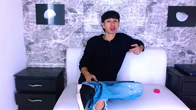 LaPantera Rosa online show from November 2025 03:05:01 AM