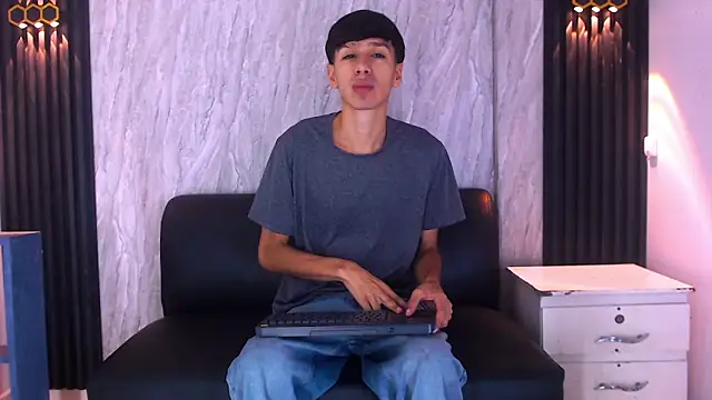 LaPantera Rosa online show from November 2025 03:20:01 AM