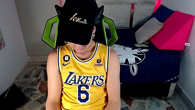 Gabrielo col online show from November 2025 08:53:01 PM