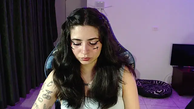 Snapshot of Annagoth_ chatting on June 2026 01:58:01 AM Annagoth online show from June 2026 01:58:01 AM
