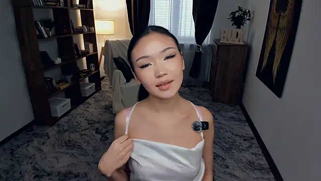 Snapshot of OnieClose chatting on November 2025 08:11:02 AM OnieClose online show from November 2025 08:11:02 AM