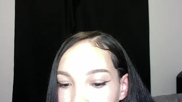 nikkiloveee online show from October 2025 04:16:02 AM