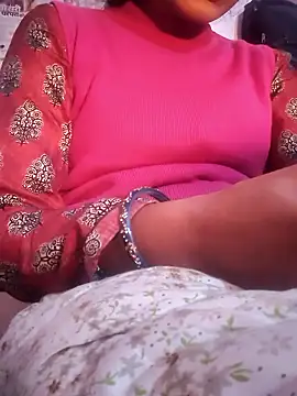 Hot-Rubyy online show from January 2026 04:44:01 PM