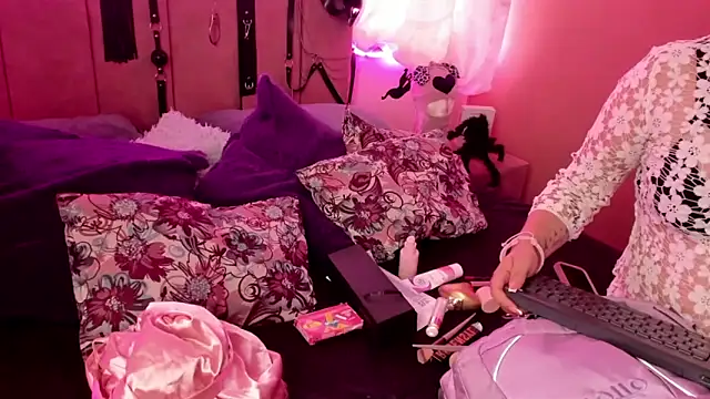 CleareRems online show from November 2025 12:16:01 PM