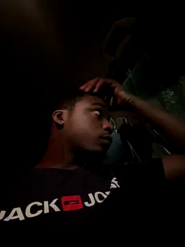 Snapshot of negrinho5 chatting on November 2025 08:43:02 PM negrinho5 online show from November 2025 08:43:02 PM