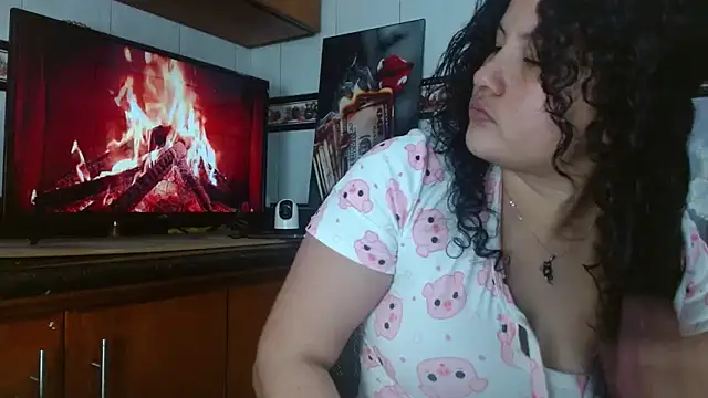 Latina Kimky online show from November 2025 09:26:02 PM