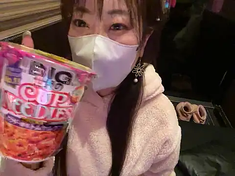 Snapshot of hitomi_desu chatting on November 2025 02:18:01 PM hitomi desu online show from November 2025 02:18:01 PM