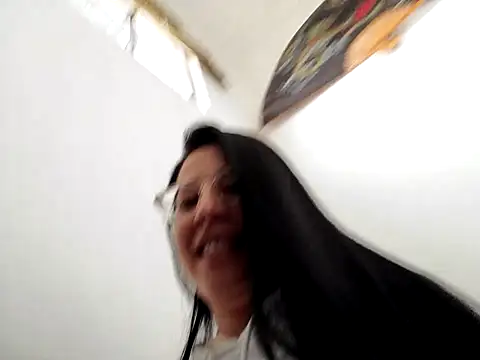 Emma Hotkiss online show from April 2026 09:18:02 PM