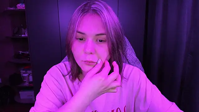 sophia lix online show from November 2025 06:19:02 PM