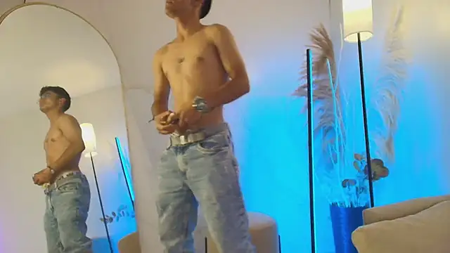 SexyAndresito22 online show from November 2025 04:35:01 AM